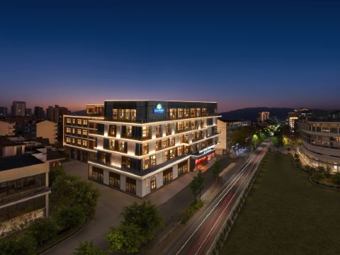 Days Hotel by Wyndham Xianju Downtown