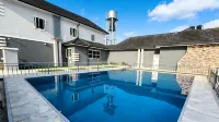 Jun Yue Port Harcourt Hotel - piscina