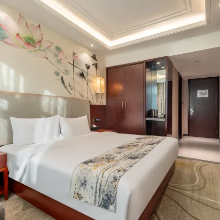 Asia Europe Hotel (Lan Da Er Yuan Branch, Xiguan Metro Station)