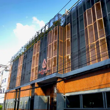 Ratchada Boutique Hotel Отели рядом с достопримечательностью «Ратчада Сой 6»