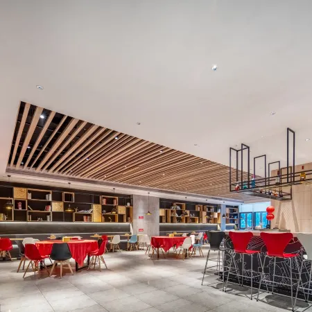 Boyin Select Hotel (Jiaxing XiuZhou Park Wanda Plaza Branch) Отели рядом с достопримечательностью «Рынок торговли аквариумами и пищевыми продуктами в Цзясин»