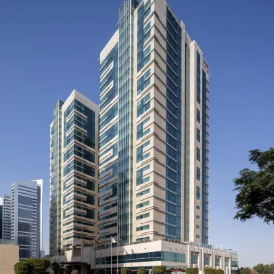 Radisson Blu Hotel Dubai Barsha Heights Отели рядом с достопримечательностью «Теком»