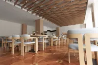 Puer Cloud Top Hotel