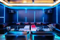 Zhongmu Yijiaren Hotel (Only Henan Drama Fantasy City Branch) - ที่มีบาร์