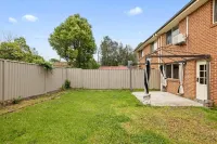 Comfortable Private Rooms – Steps from Train Station