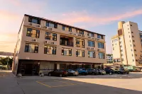 Dolphin Bay Hotel
