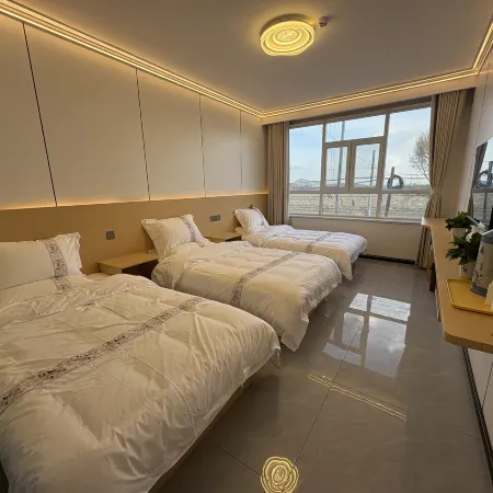 Delingha Qinghe Homestay