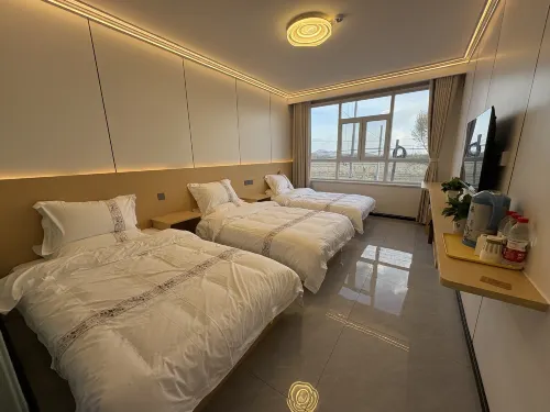 Delingha Qinghe Homestay