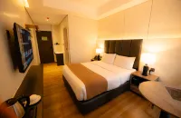 Vibe Hotel Alabang - بار