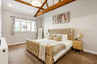 Spacious 3BR House | Sleeps 6 | Parking 4 Cars - parking