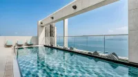 JEN Hong Kong by Shangri-La - Rooftop Pools