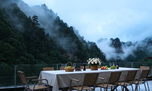 Muye · Mountain Natures Echo Homestay (Zhangjiajie National Forest Park)