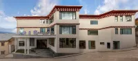 Chenqi Resort Homestay (Shangri-La Dukezong Ancient Town) - Parkplatz