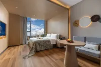 Huiting Yunju Hotel (Xishuangbanna Jinghong Gaozhuang West Shuangjing Xingguang Night Market Branch) - 4-Star