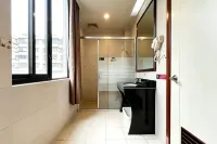 Yaxin E-Sports Hotel (Kaiping City Plaza) - 2성급