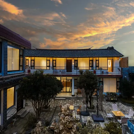 vivid courtyard of Wei Shan