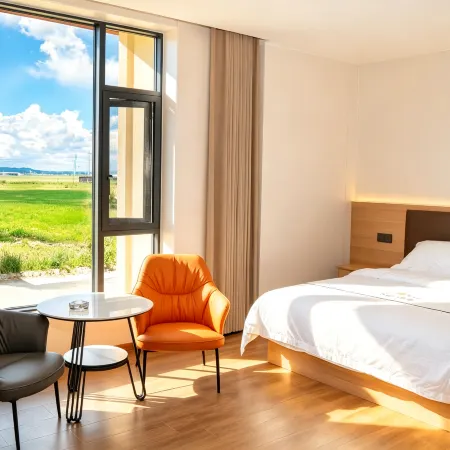 Zoige Jiuqu Muge Hotel (Yellow River First Bend of Jiuqu Bay)