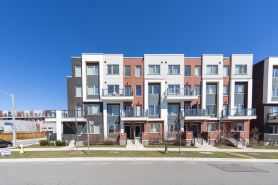 Downsview Park Luxury Townhome new Yorkdale Transit