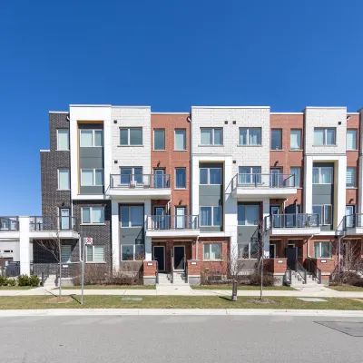 Downsview Park Luxury Townhome new Yorkdale Transit Hotels near Downsview Metro Station