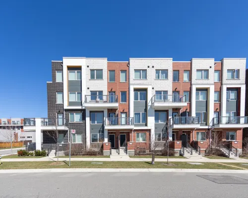 Downsview Park Luxury Townhome new Yorkdale Transit Hotels near Downsview Metro Station