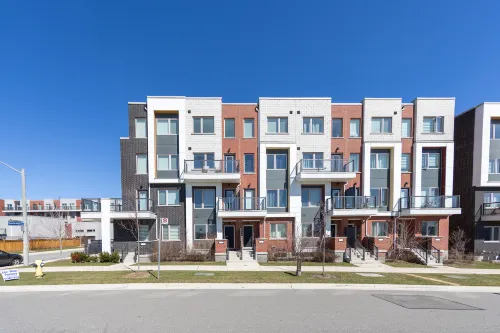 Downsview Park Luxury Townhome new Yorkdale Transit - Wifi