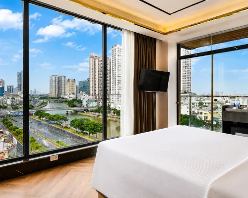 G8 Riverside Hotel & Rooftop Skybar Hotels near Russian Market