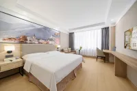 Vienna Classic Hotel （ ZhanJiang coastal   park sea view gallery hotel  ） - Wi-Fi