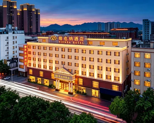 Vienna Hotel (Luoding Luocheng Branch) Hotel berhampiran Luoding Jiangbin Park