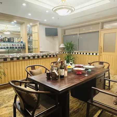 Jiuzhai Manor International Hotel