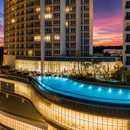 UHF HOTELS & RESORTS PINETREE