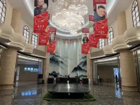 Oriental International Hotel (Leping City Donghu Park Branch) - parking