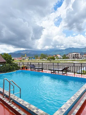 Vang Vieng Sisavang Mountain View Hotel - parking