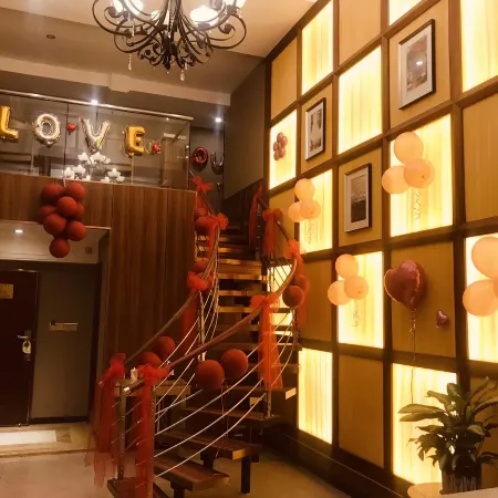 Sky Mall Hotel