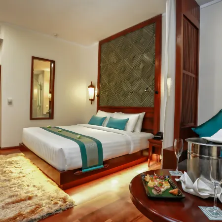 Lotus Blanc Resort Отели рядом с достопримечательностью «Пном Бакхенг»