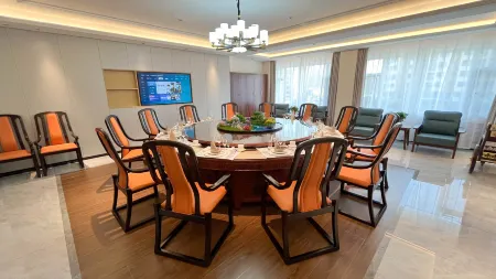 Rongsheng Hotel Отели в г. Жунчэн