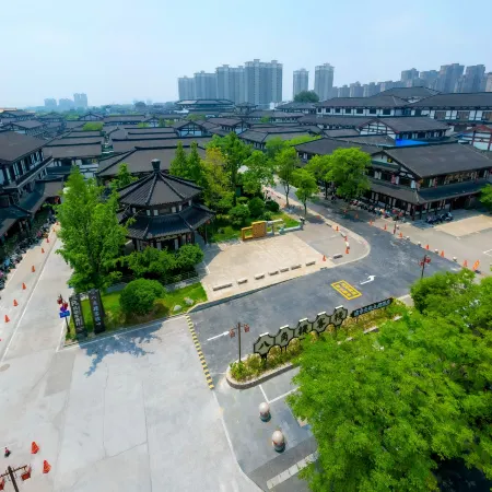 Octagon Featured High-end Hotel