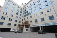 Chongqing Fengyuewan Hotel (Wanzhou Tiansheng Tiancheng Branch) Hotels near Chongqing Information Technology College