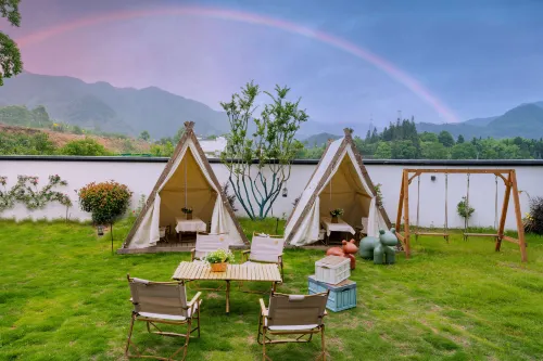 Hongcun Starry Sky Under Field • Ruwan Holiday Homestay - piscine