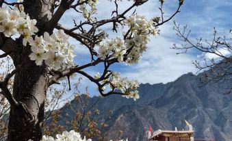 Danba Boer View Homestay