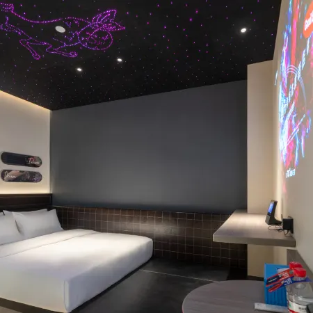 IMMERSING Hotel (Haikou XinBu Island Bihai Yintan Branch)
