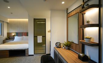 ST Signature Bugis Middle