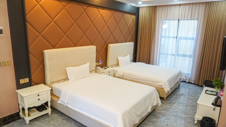 Lucky International Hotel