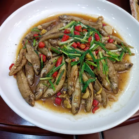 Longquan Hotel and Homestay