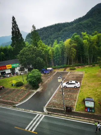 Township Homestay Отели рядом с достопримечательностью «Longjingxia Waterfall»