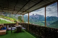 Cloud Mountain Lodge · Scenic Sunrise View Homestay (Zha Ga Na Dari Viewing Platform) - مطابخ