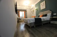 Gutlai Theme Hotel (Chongqing University of Technology No. 2 Middle Gate Store) Hotels near Chongqing University of Technology (Huaxi Campus)