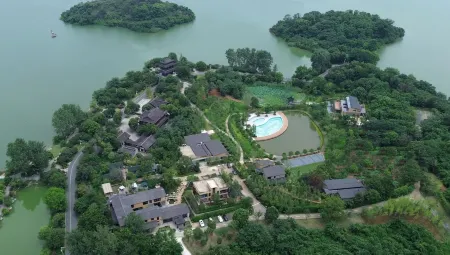 BALING-YongHu Manor Отели рядом с достопримечательностью «Bianhe Street»