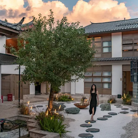 Baiyue Xiang: Private Onsen & Vintage Villa (South Gate, Lijiang)
