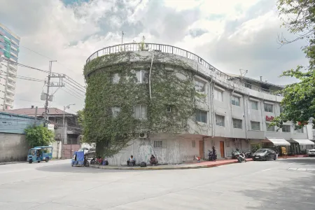 Arzo Hotel Manila