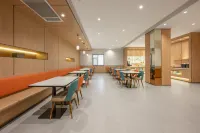HanTing Hotel (Xixiang East 1st Road) - parking